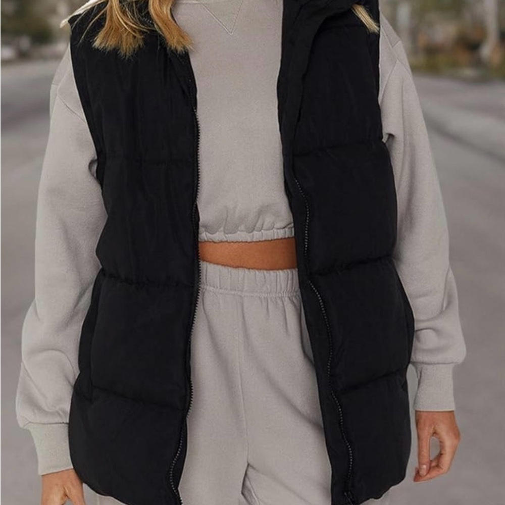 Amazon Essentials Black Puffer Vest